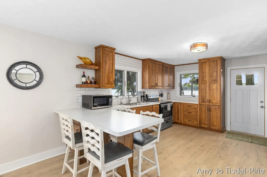 1760 S Colonel Point Drive Crystal Township MI 48818