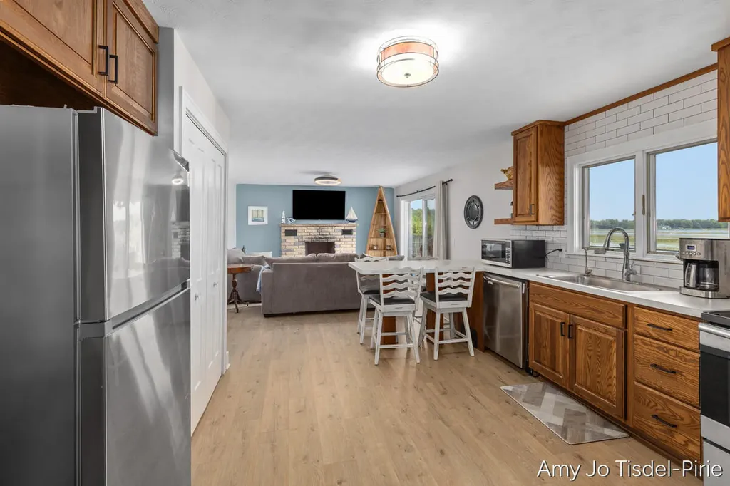 1760 S Colonel Point Drive Crystal Township MI 48818