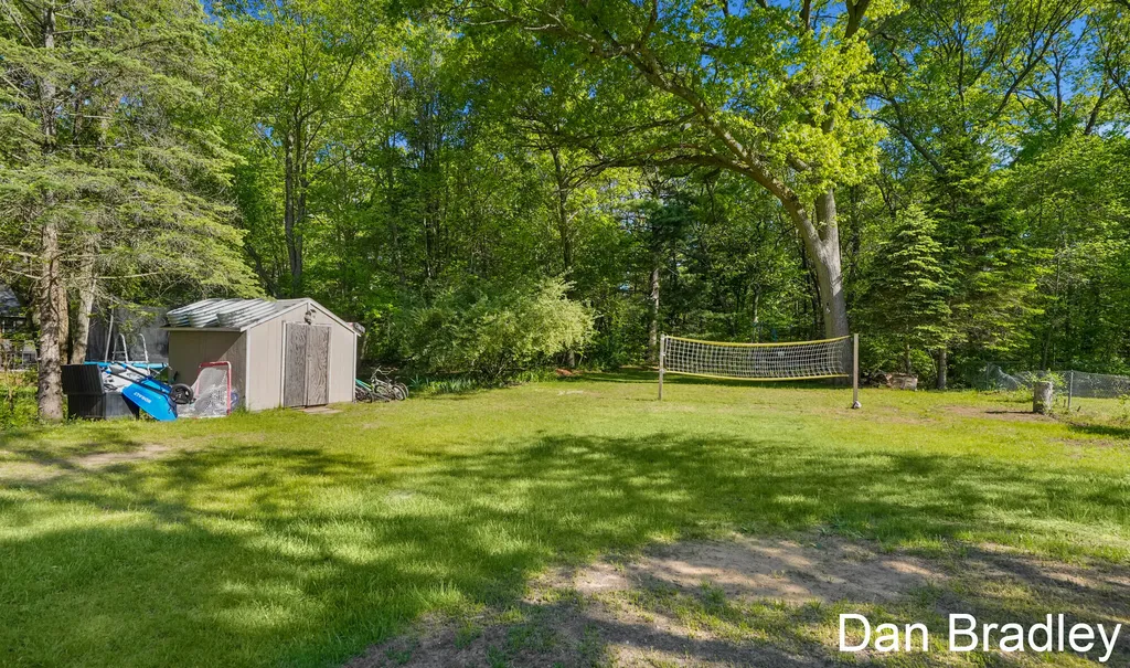 2506 James Avenue Muskegon Charter Township MI 49442
