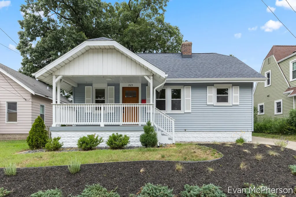 1523 Boston Street SE Grand Rapids City MI 49507