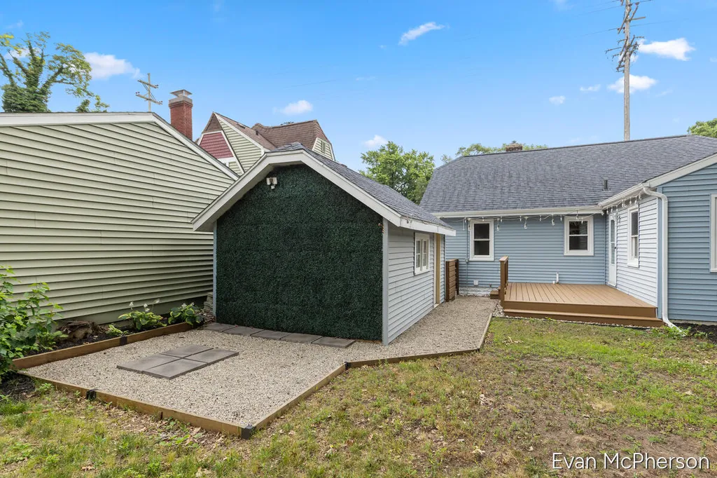 1523 Boston Street SE Grand Rapids City MI 49507