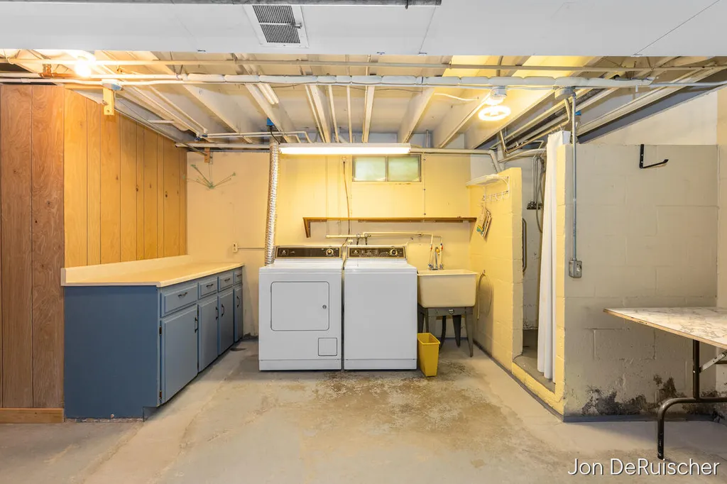 2656 Vassar Drive SE Grand Rapids City MI 49506