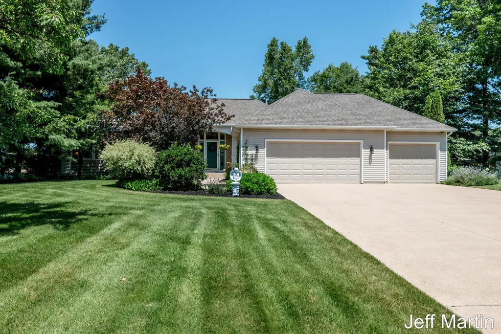 1901 Goldeneye Drive Park Township MI 49424