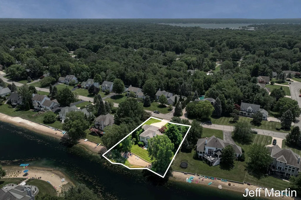 1901 Goldeneye Drive Park Township MI 49424