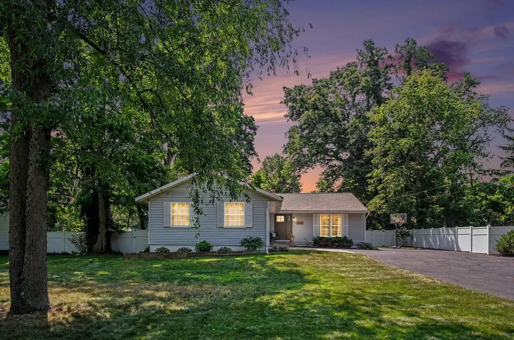 6146 Burton Street SE Cascade Charter Township MI 49546