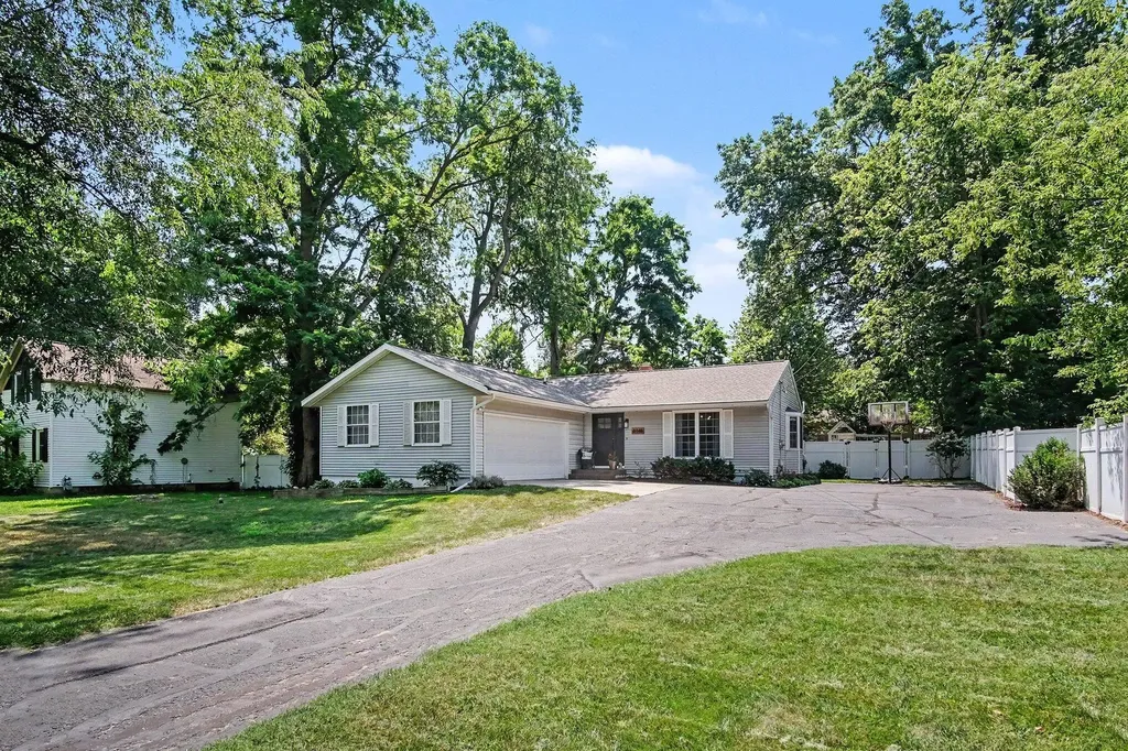 6146 Burton Street SE Cascade Charter Township MI 49546