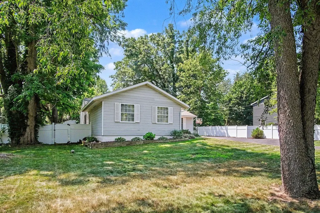 6146 Burton Street SE Cascade Charter Township MI 49546