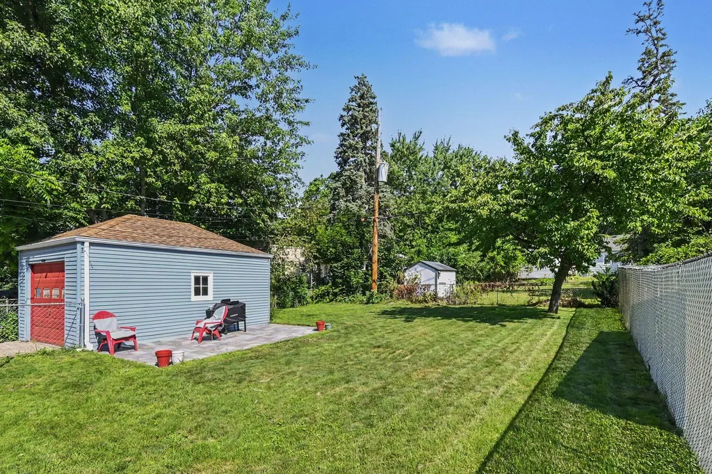533 N Dexter Drive Lansing City MI 48910