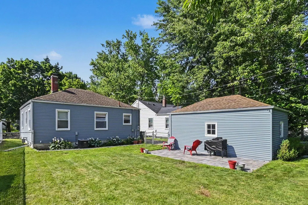 533 N Dexter Drive Lansing City MI 48910