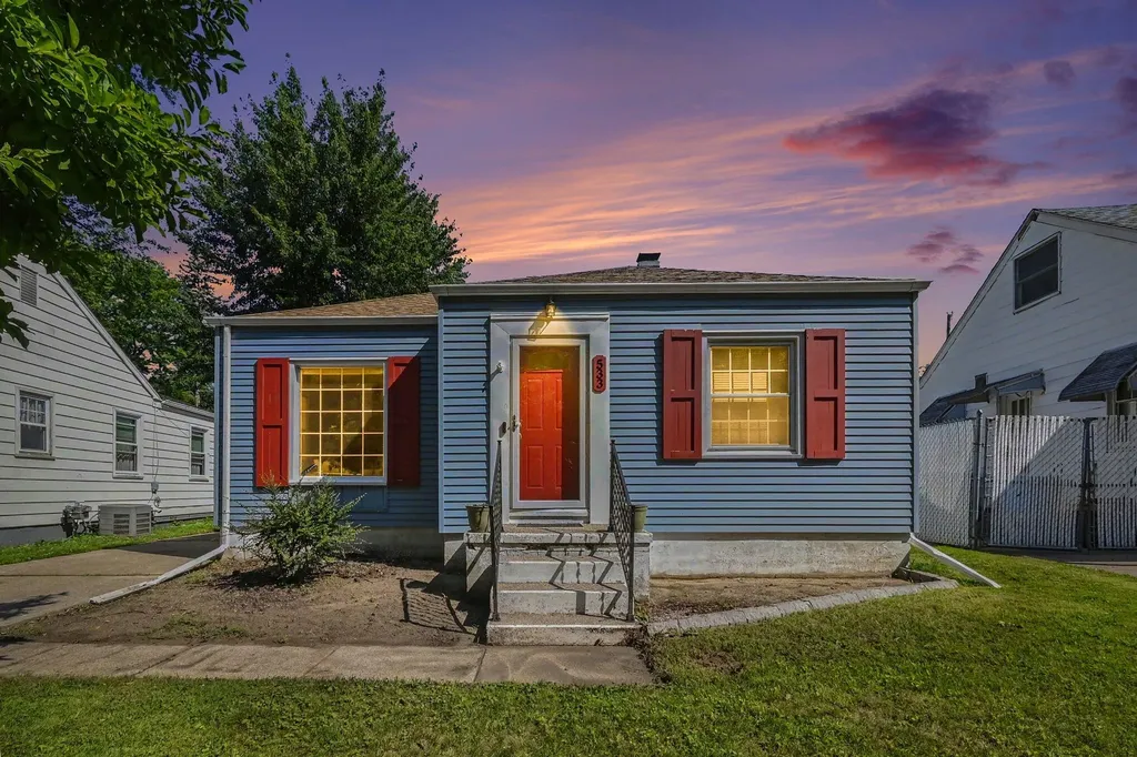 533 N Dexter Drive Lansing City MI 48910