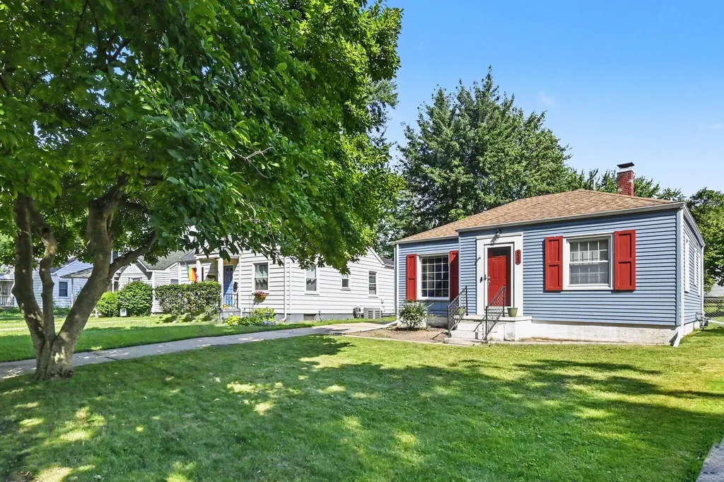 533 N Dexter Drive Lansing City MI 48910