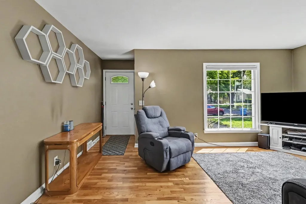 533 N Dexter Drive Lansing City MI 48910