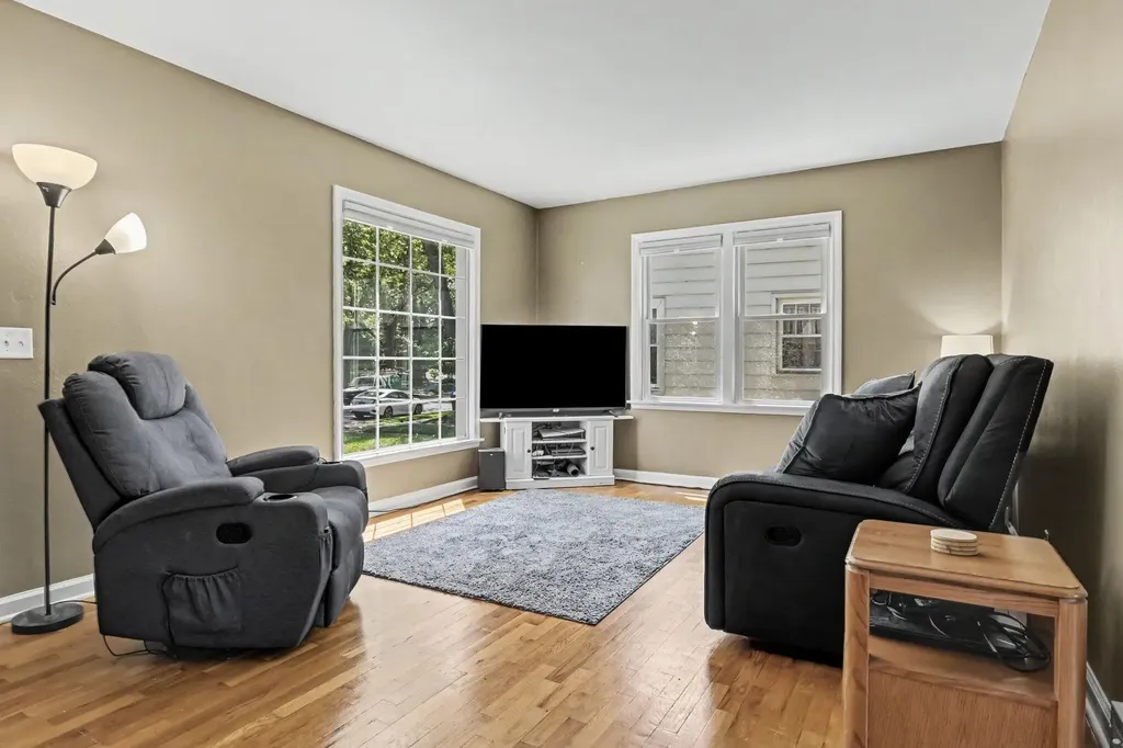 533 N Dexter Drive Lansing City MI 48910