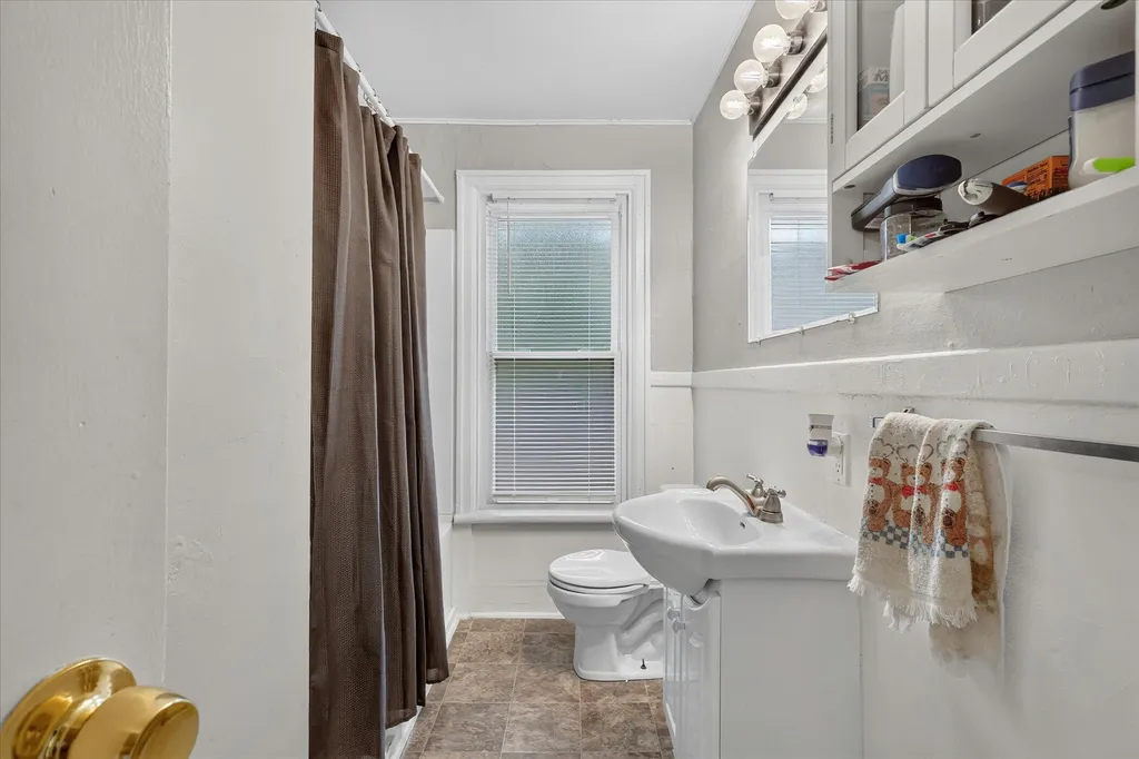 129 Palmer Street NE Grand Rapids City MI 49505