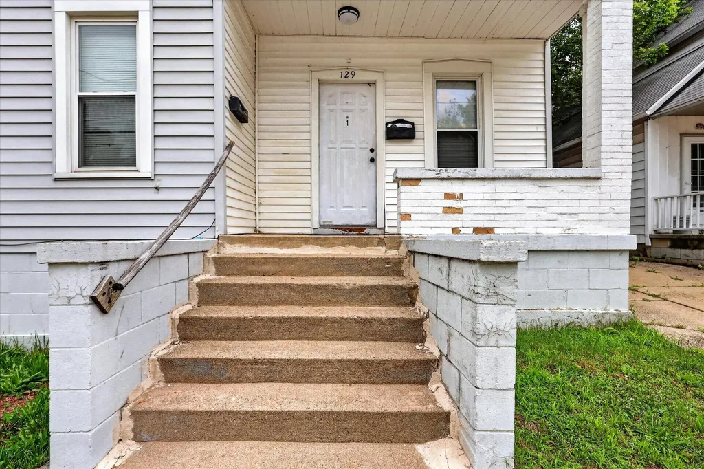 129 Palmer Street NE Grand Rapids City MI 49505