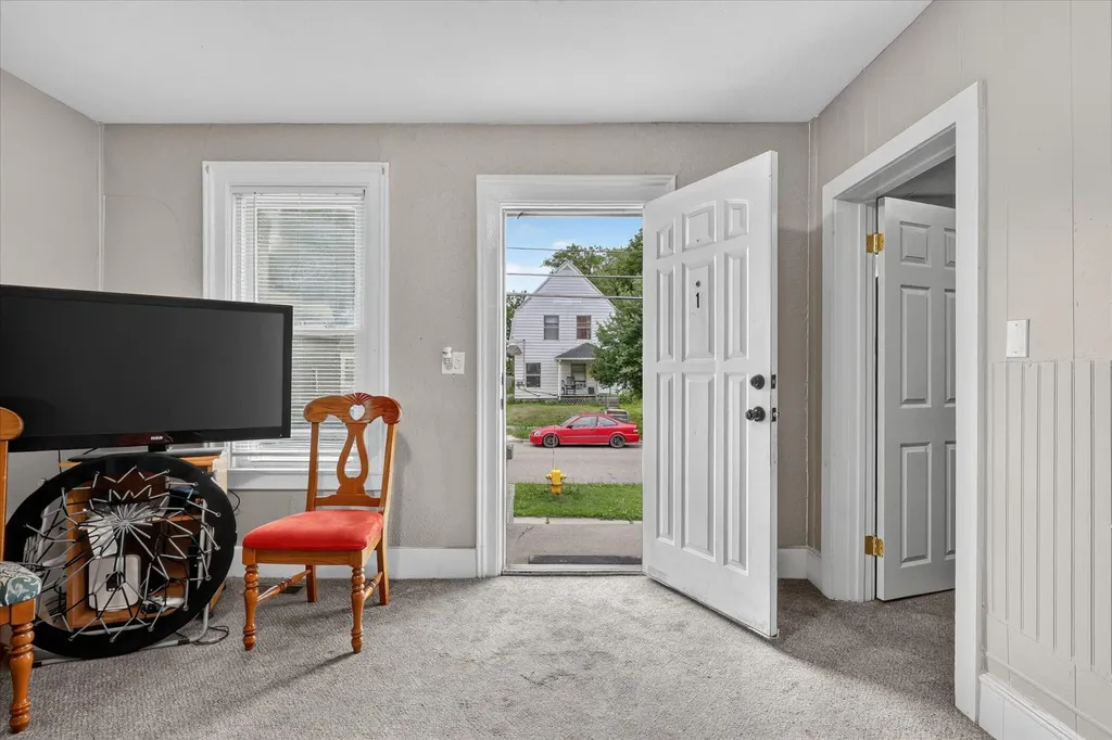 129 Palmer Street NE Grand Rapids City MI 49505