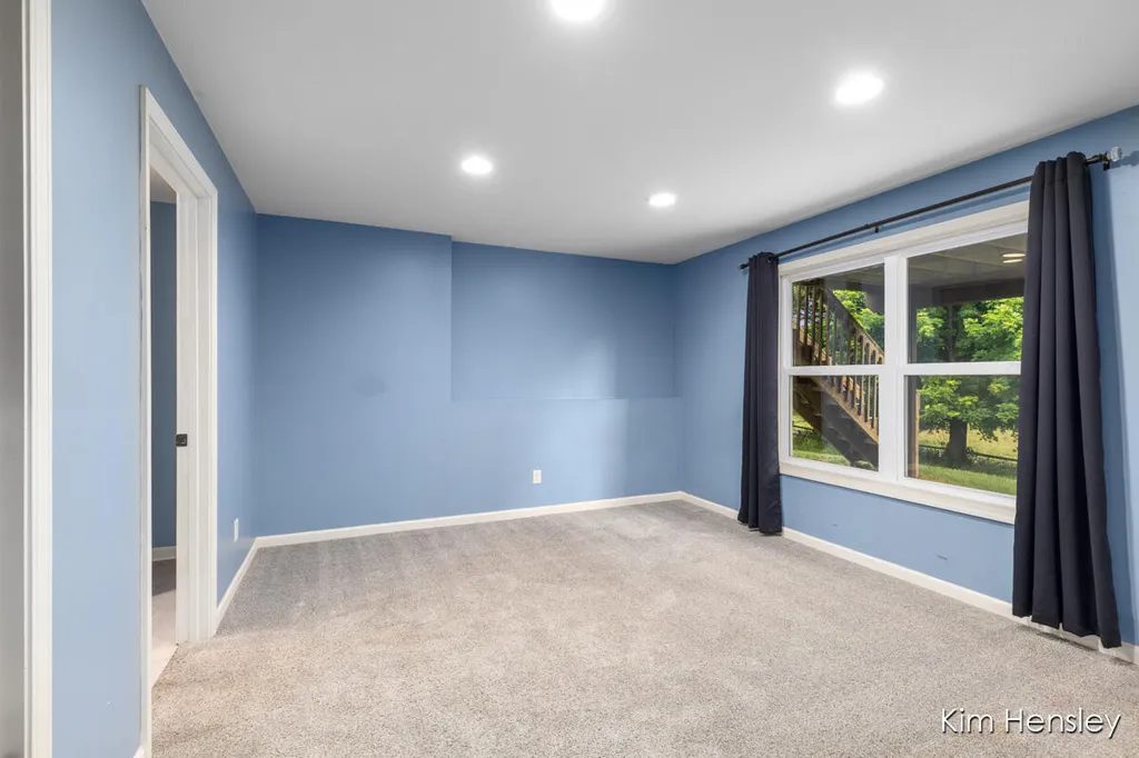 678 Orchard Court NE Rockford City MI 49341