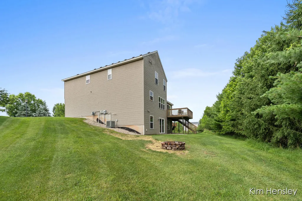 678 Orchard Court NE Rockford City MI 49341