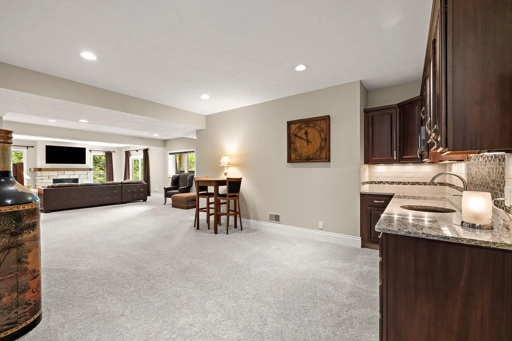 4710 N Catamount Trail NE Grand Rapids Charter Township MI 49301
