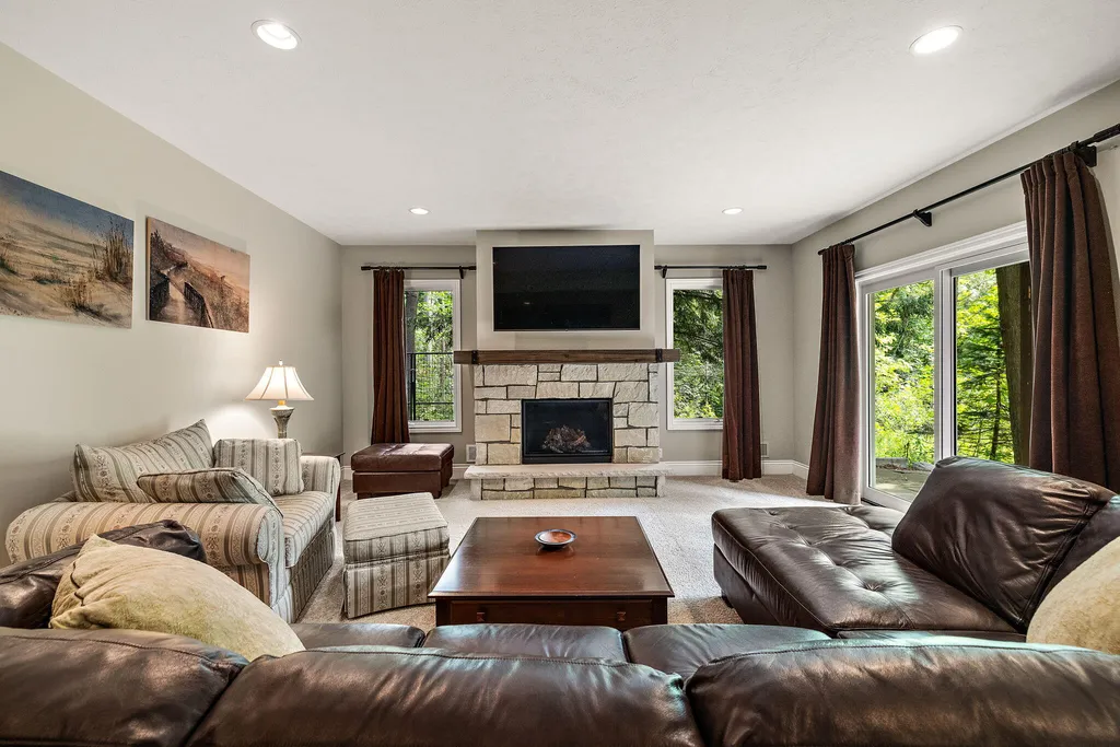 4710 N Catamount Trail NE Grand Rapids Charter Township MI 49301