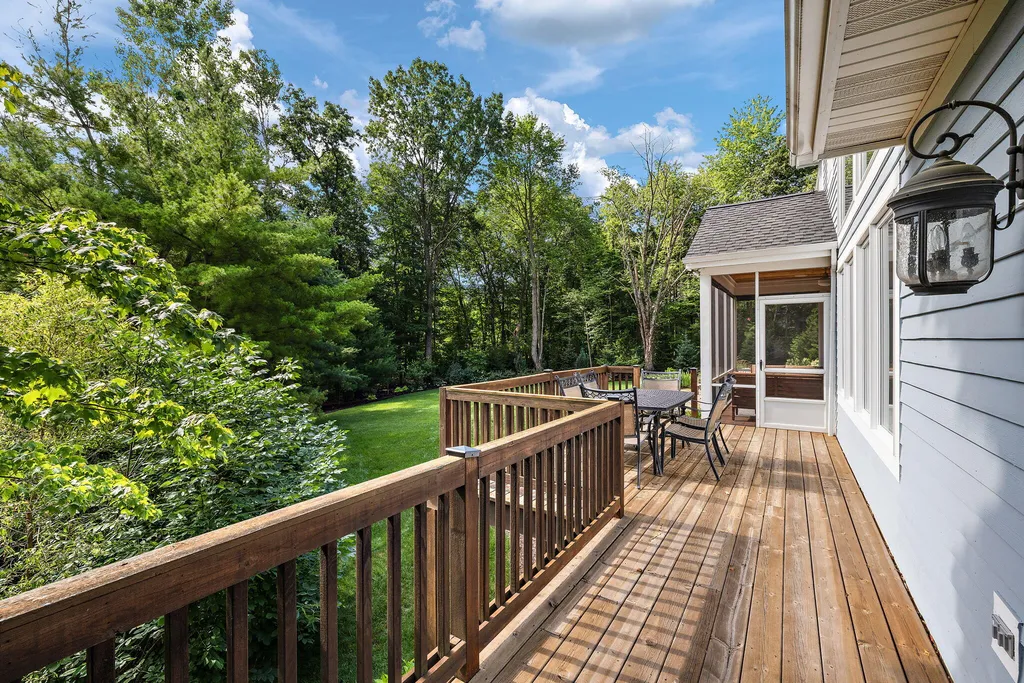4710 N Catamount Trail NE Grand Rapids Charter Township MI 49301