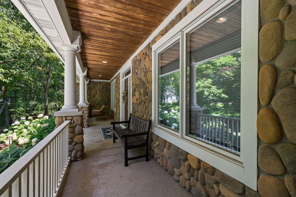 4710 N Catamount Trail NE Grand Rapids Charter Township MI 49301