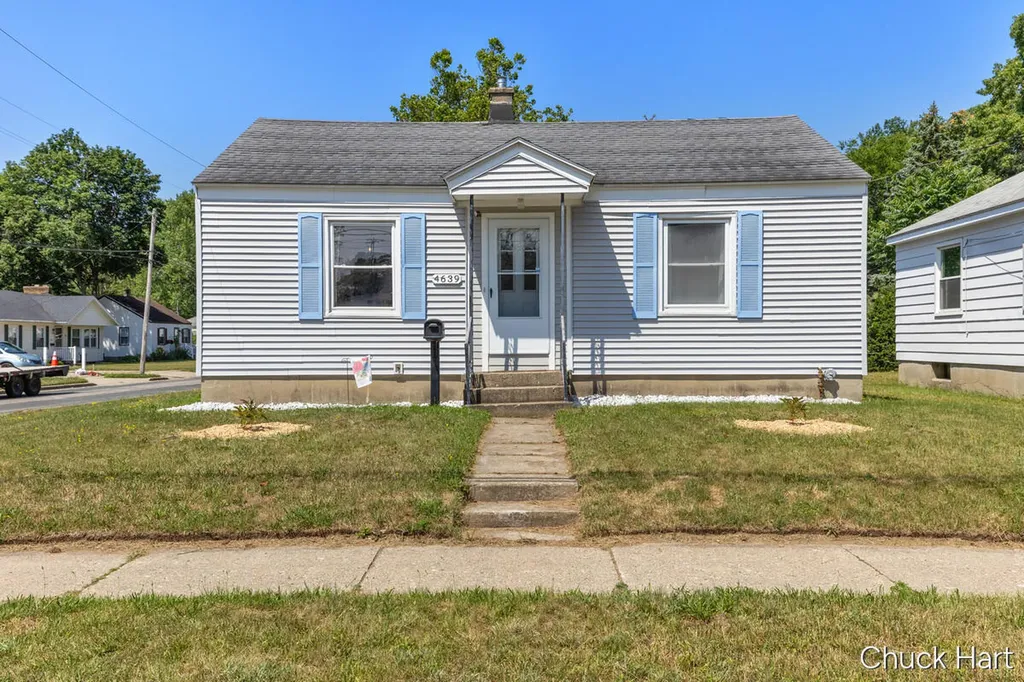 4639 Walton Avenue SW Wyoming City MI 49548