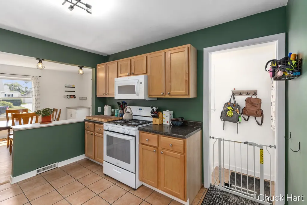 4639 Walton Avenue SW Wyoming City MI 49548
