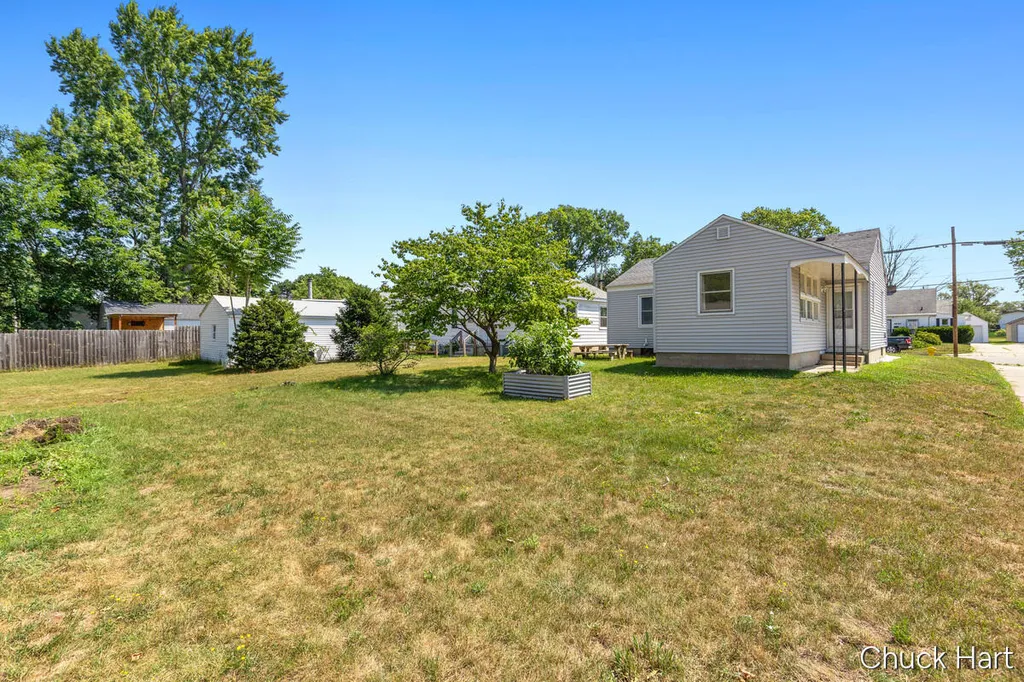 4639 Walton Avenue SW Wyoming City MI 49548