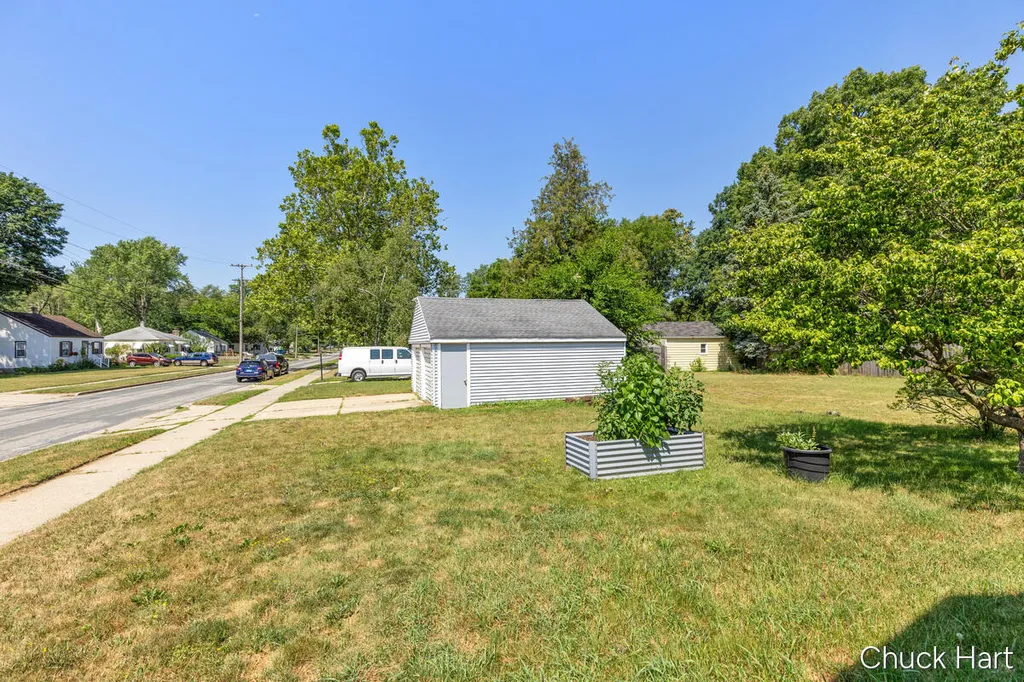 4639 Walton Avenue SW Wyoming City MI 49548