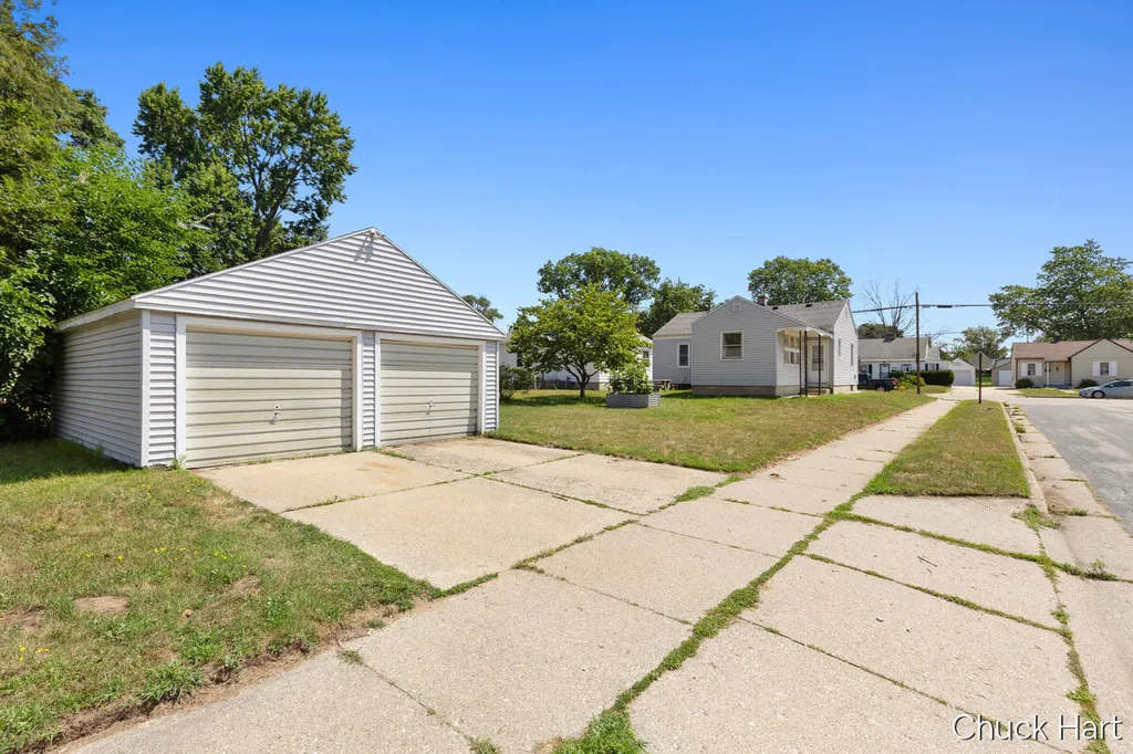 4639 Walton Avenue SW Wyoming City MI 49548