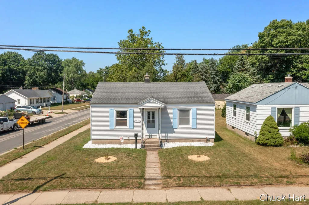 4639 Walton Avenue SW Wyoming City MI 49548