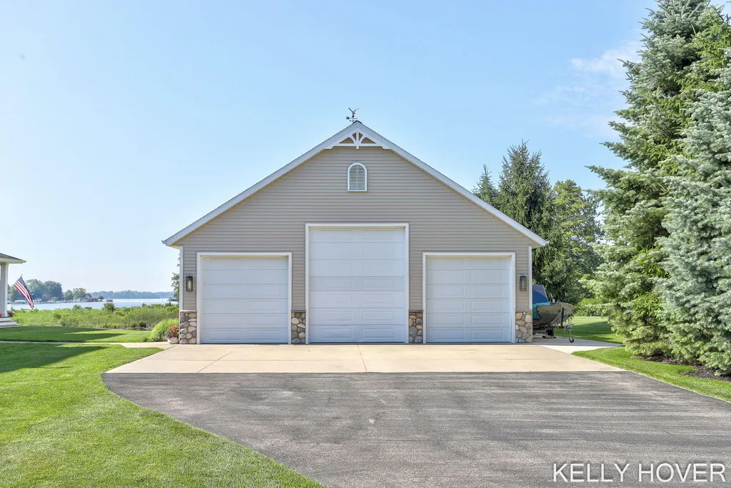 12409 Bay View Drive Yankee Springs Township MI 49348