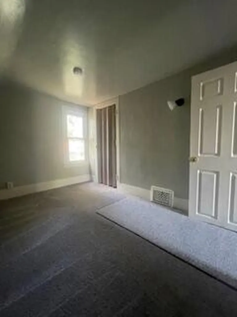 1513 E Oakland Avenue Lansing City MI 48906