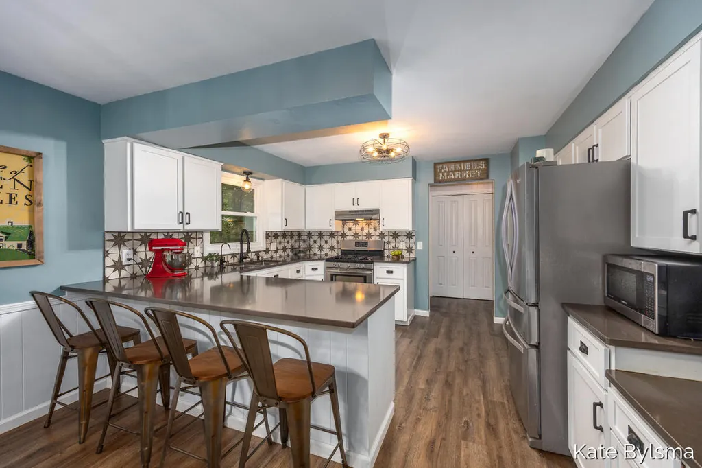 7569 Woodvale Street SE Cascade Charter Township MI 49546
