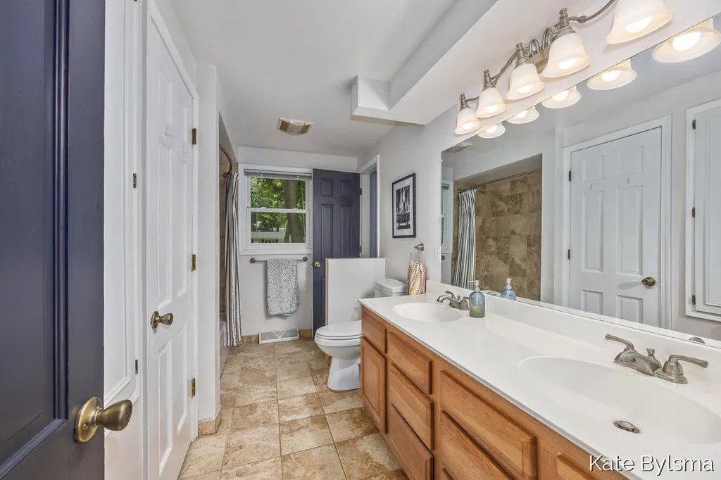 7569 Woodvale Street SE Cascade Charter Township MI 49546