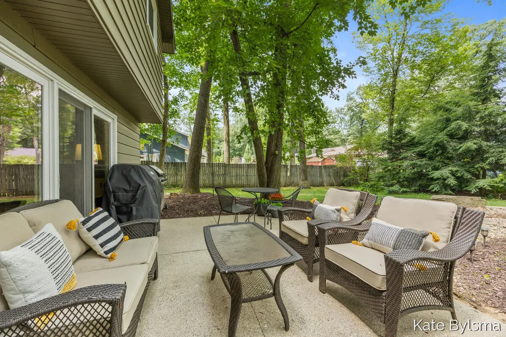 7569 Woodvale Street SE Cascade Charter Township MI 49546