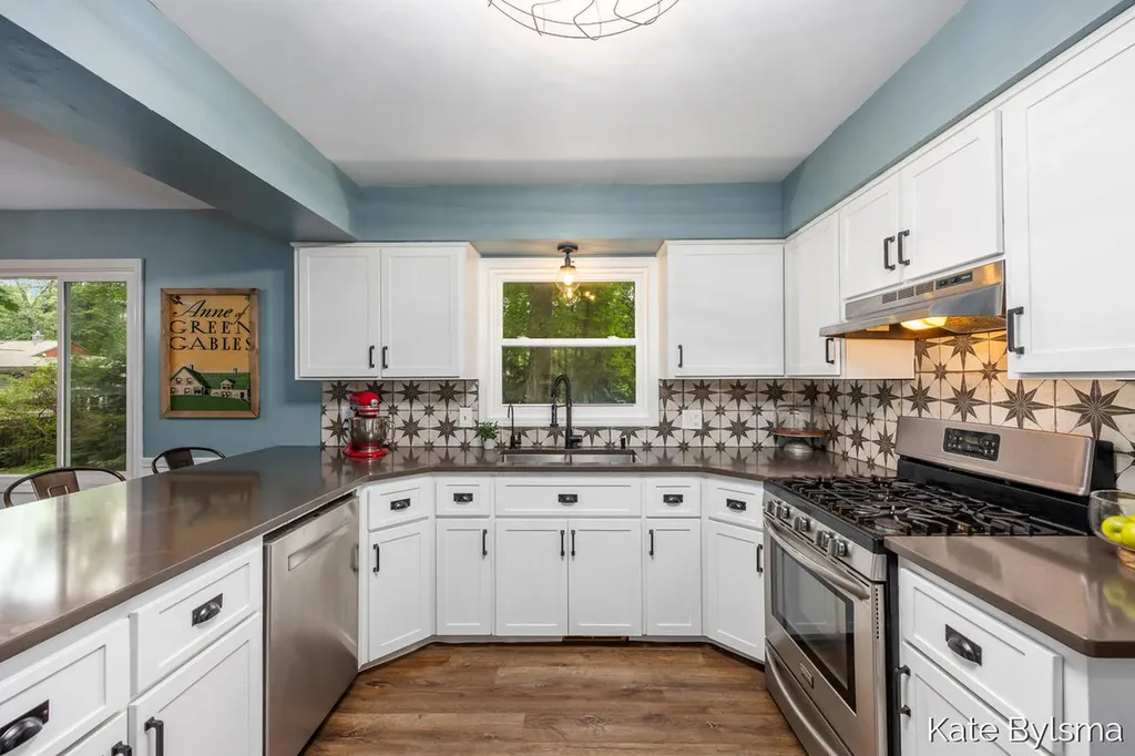 7569 Woodvale Street SE Cascade Charter Township MI 49546