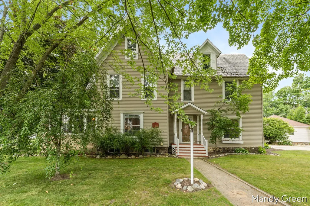 118 S 2nd Street Carson City City MI 48811