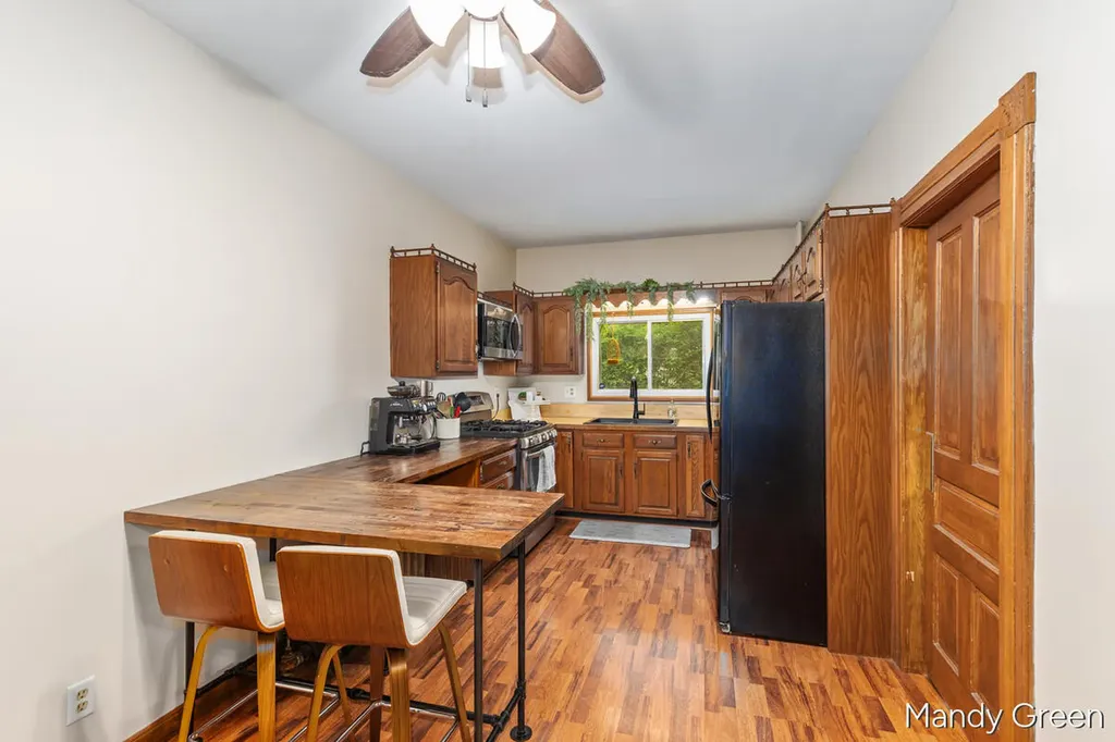 118 S 2nd Street Carson City City MI 48811