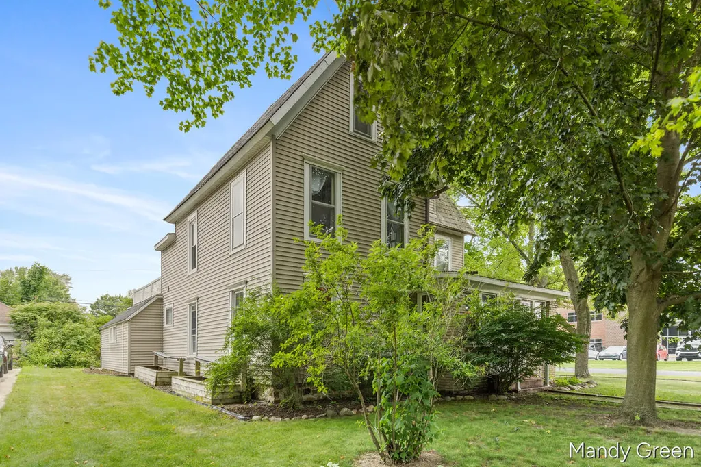118 S 2nd Street Carson City City MI 48811