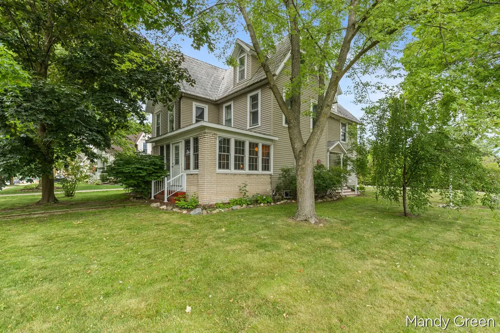 118 S 2nd Street Carson City City MI 48811