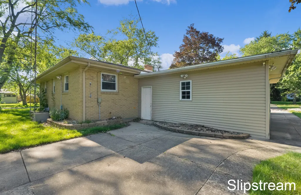 168 E Delaware Avenue Benton Charter Township MI 49022