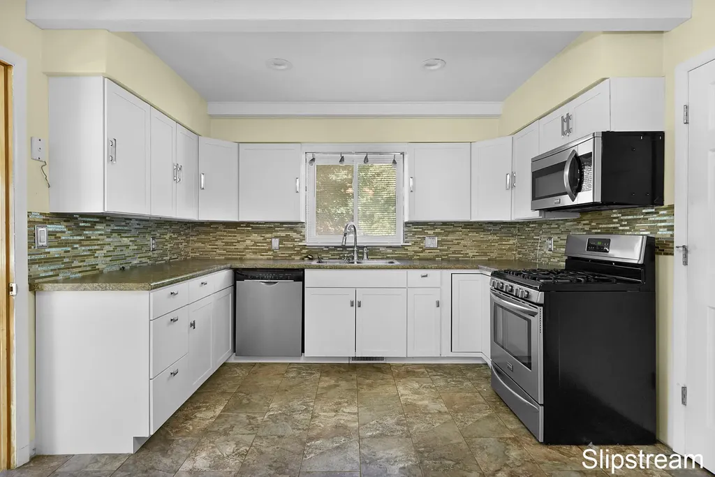 168 E Delaware Avenue Benton Charter Township MI 49022