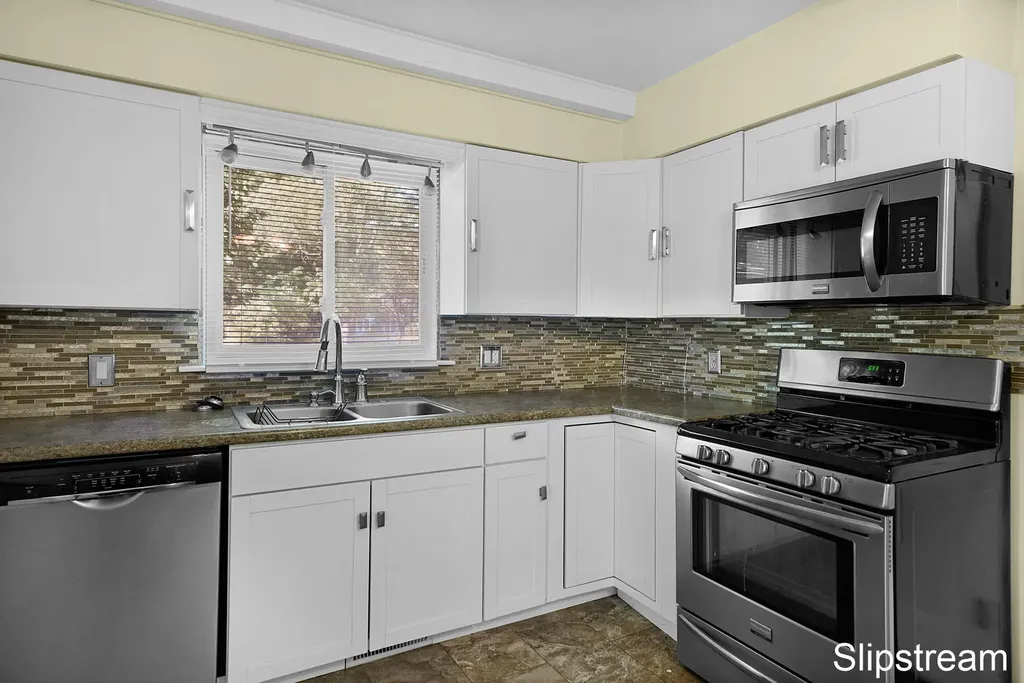 168 E Delaware Avenue Benton Charter Township MI 49022