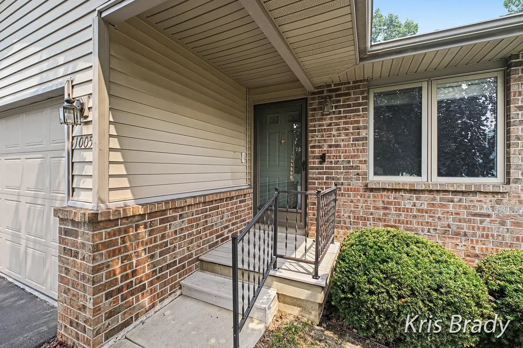 1005 Ironwood Circle NW Walker City MI 49534