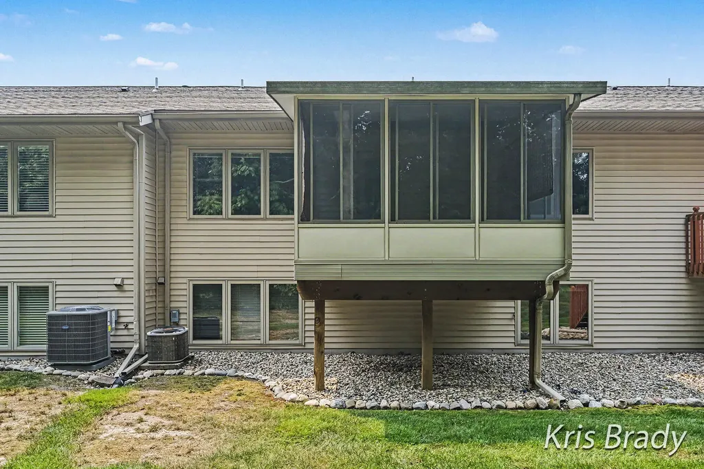 1005 Ironwood Circle NW Walker City MI 49534
