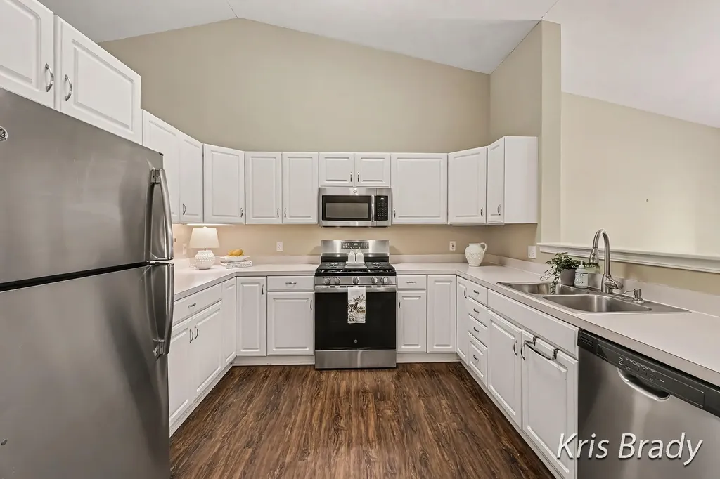 1005 Ironwood Circle NW Walker City MI 49534