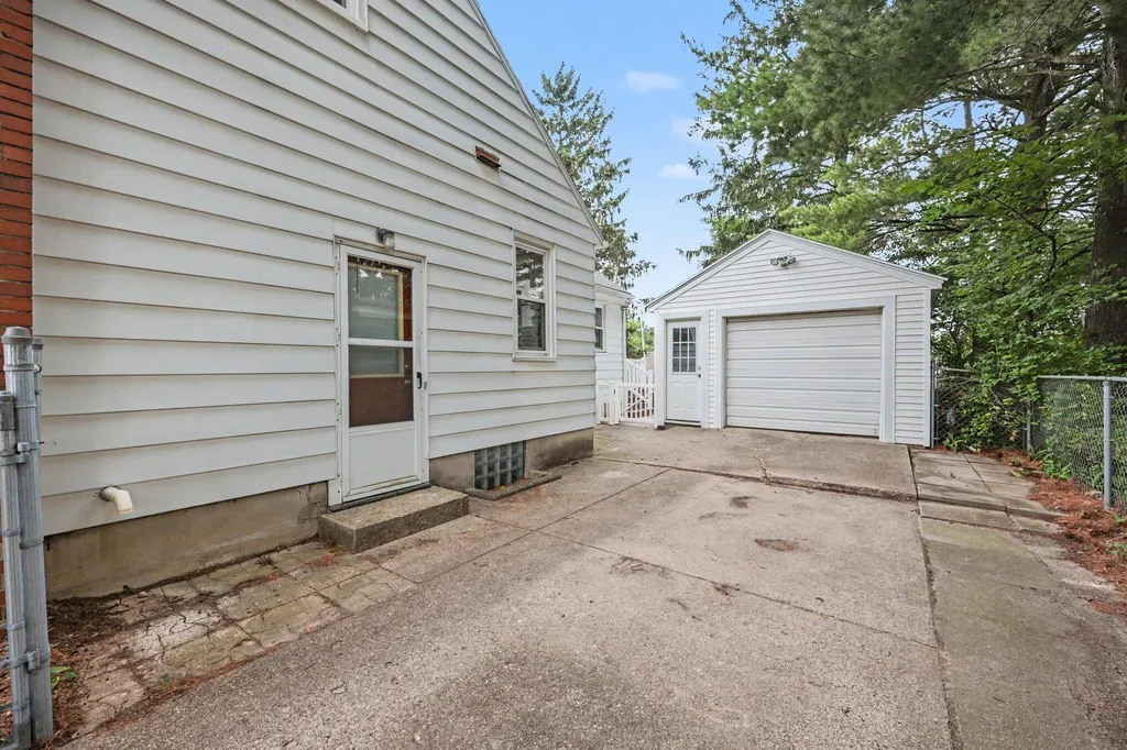 1155 Northwood Street NE Grand Rapids City MI 49505