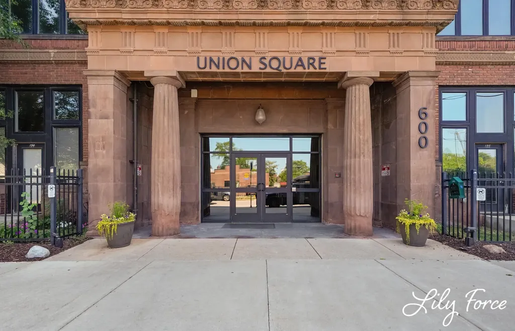 600 Broadway Avenue NW Grand Rapids City MI 49504